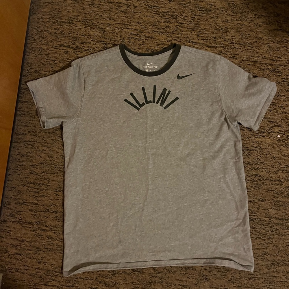 NWOT Nike University of Illinois T-shirt